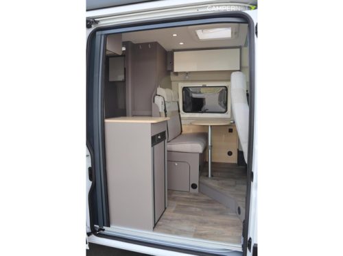 LMC Innovan 640 140hp Automatic | Single beds | Awning | Panoramic roof | Integrated windows | Cruise Control | New from stock available | photo: 5