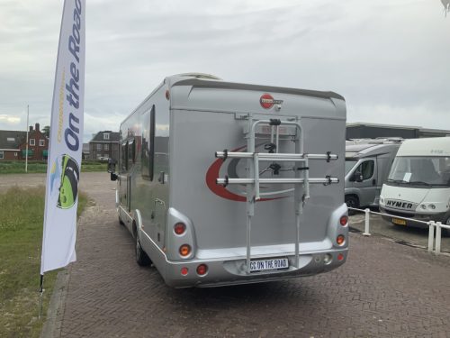 B&uuml;rstner Aviano 727 2.3 AUTOMATIC 150 HP integral, Engine air conditioning, Queen bed, ground floor, side seating group Year 2012 Camper centrum on the road photo: 30