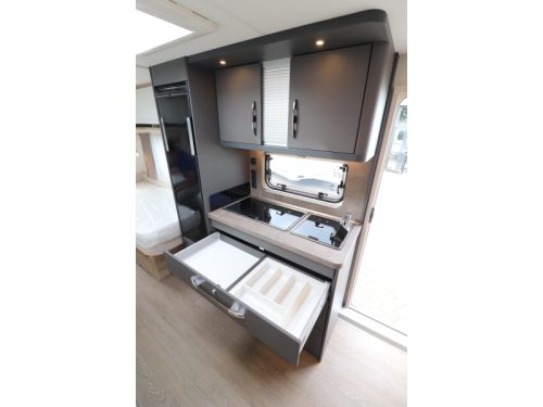 Hobby De Luxe 495 UL MODEL 2027 - 321 photo: 10