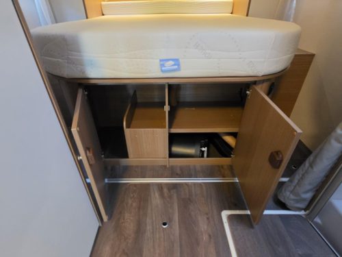 Carado T 449 Automatik/Queensbett/150 PS Foto: 18