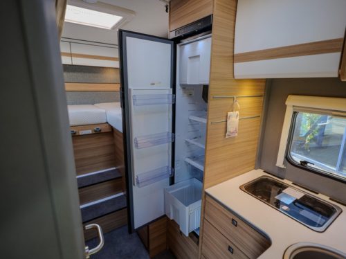 Dethleffs Just Camp 6812 EB LENGTEBEDDEN HEFBED! foto: 16