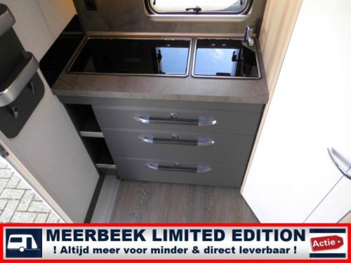 Hobby De Luxe 460 SFF +MOVER +AWNING +AIRCO ETC photo: 13