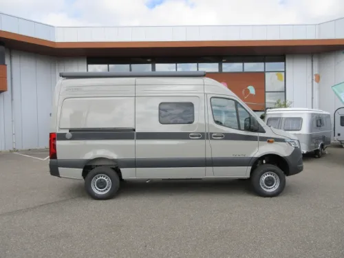 Hymer Grand Canyon S 600 4X4 AUTOMAAT 190 PK Foto: 12