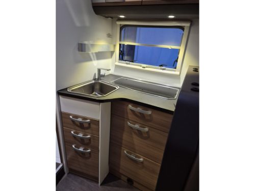 Adria Matrix 670 SL TWINBED lift bed 5pers AIRCO photo: 15
