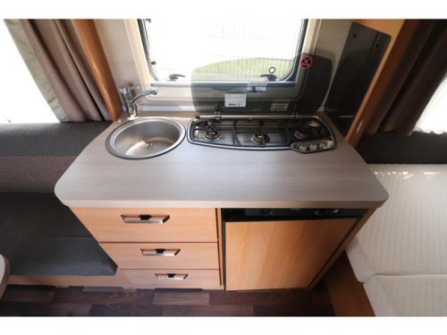 Knaus Sport 450 FU Voortent/ Fietsendrager foto: 9