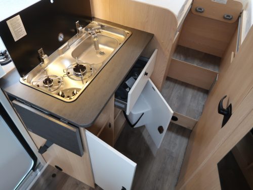 Sunlight V67S Adventure TALL FRIDGE/ 2X1 BED!! photo: 9