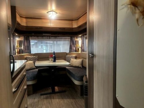 Hobby De Luxe 495 UL mover, awning photo: 4