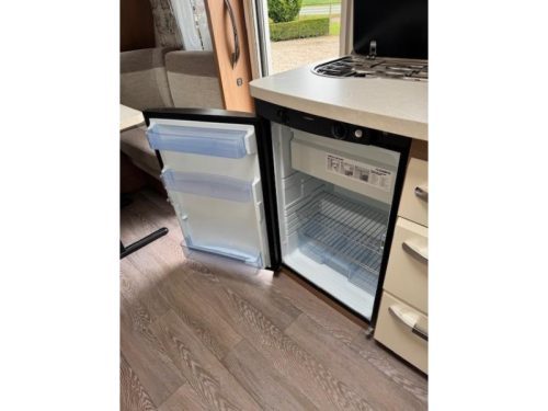 Hobby De Luxe 460 LU Einzelbetten Mover Markise Foto: 12