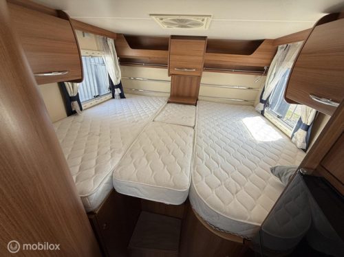 Chausson 617 GA Single beds + Pop-top roof! photo: 10
