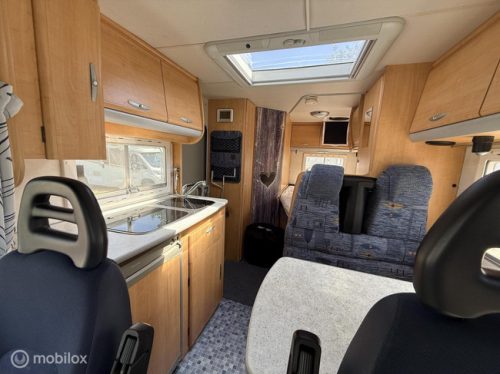 Chausson Welcome 55 - Bikelift - 140HP - Neat compact Motorhome photo: 11