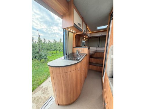 P&ouml;ssl Summit 640 AUTOMAAT / NIEUWE ALLSEASONS / CARPLAY / AUTOMATISCHE AIRCO / DUO CONTROL / 2x CAMPERACCU / LUIFEL foto: 7