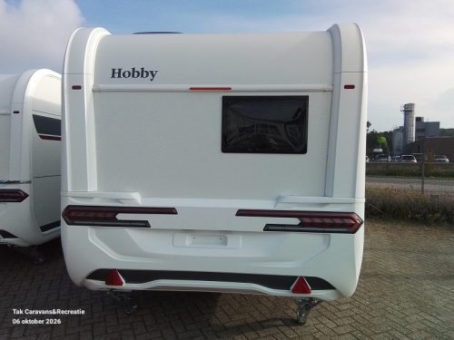 Hobby De Luxe 460 SFF Model 2027 with queen-size bed photo: 2