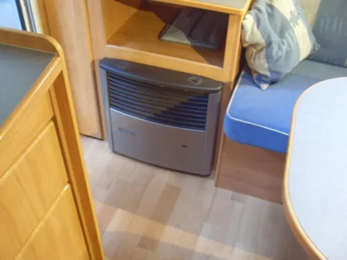 Adria Adora 432 PS with Mover photo: 4