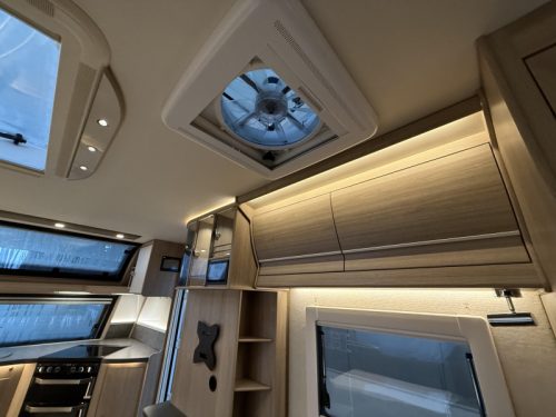 Kabe Royal 780 TDL Frontk&uuml;che - Komplett Foto: 12