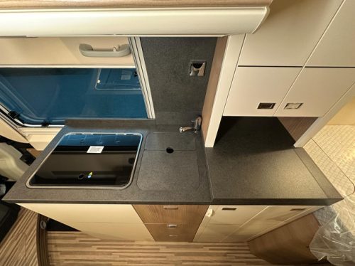 Malibu Van First Class Two Rooms 640 LE RB Charming GT Skyview Foto: 23