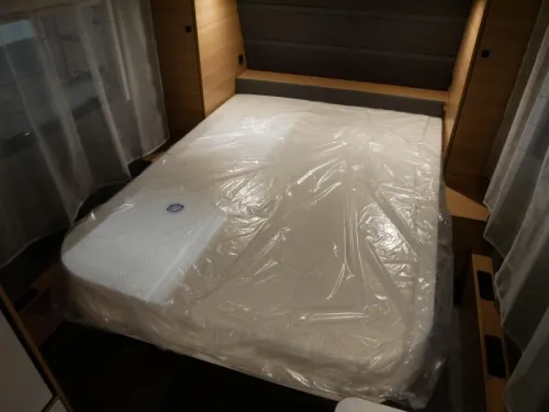 Dethleffs Summer Edition 530 DR U-shaped dinette + Queensbed photo: 13