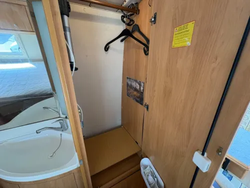 Hobby 600 2.8 JTD FaceToFace,Fixed bed,Awning  photo: 20
