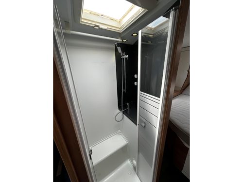 Adria Matrix Plus 670 DC TV & Satellit, Bankklimaanlage Foto: 13
