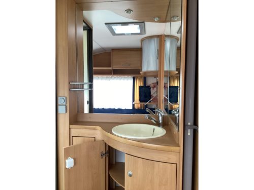 Knaus Sudwind 450 TUF awning  photo: 5