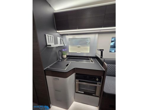 Adria Coral Supreme MB 670 DL *AUTOMAAT 170pk* Levelsysteem Foto: 18