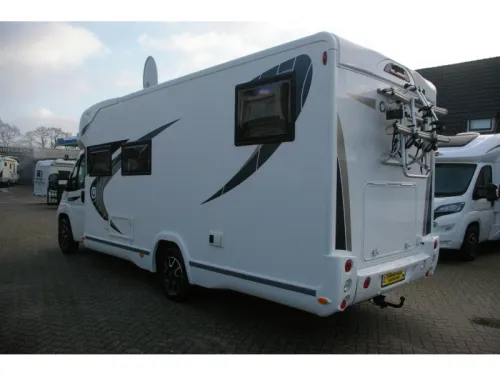 Chausson Welcome 747 GA Single beds, Pop-top roof. photo: 5