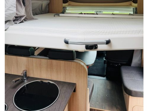 Sunlight T69L Queensbed and pop-top roof in neat condition. photo: 8