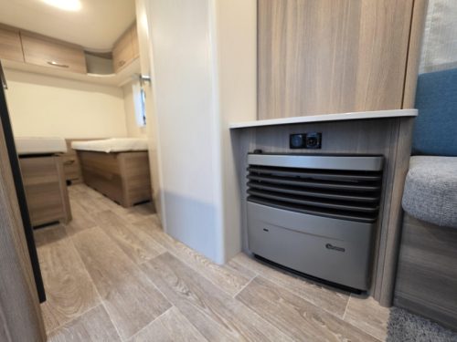 Dethleffs C'Joy 460 LE Single Beds TENT 2017 photo: 4