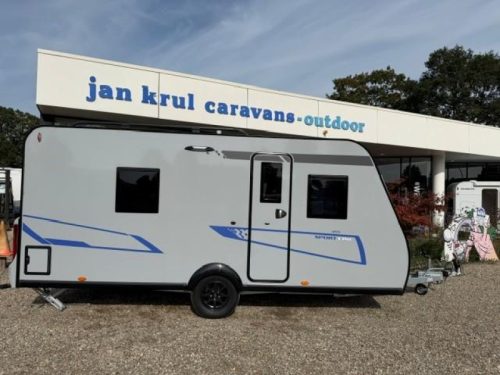 Caravelair Sport Line 455 French bed - Spacious dinette photo: 1
