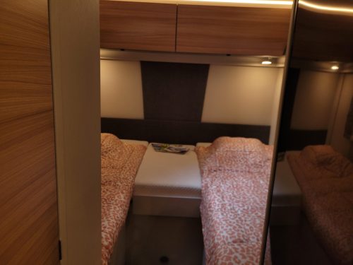 Dethleffs Pulse GT 6811 Single beds flat floor! photo: 14