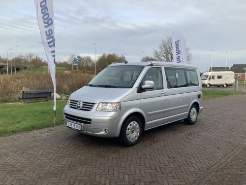 VW Westfalia California 2.5 TDi 130 HP, 5 Seats, 4 berths, Electr. pop-top roof / side door, Year 2006 Camper Centrum On the Road at Noorderringweg 4 in Marum.