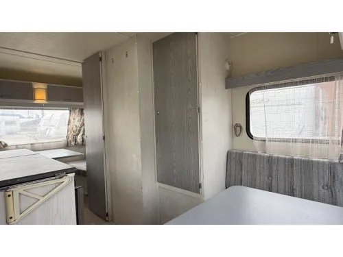 Home-Car Confort 42 2x Sitzgruppe Toilettenraum Foto: 3