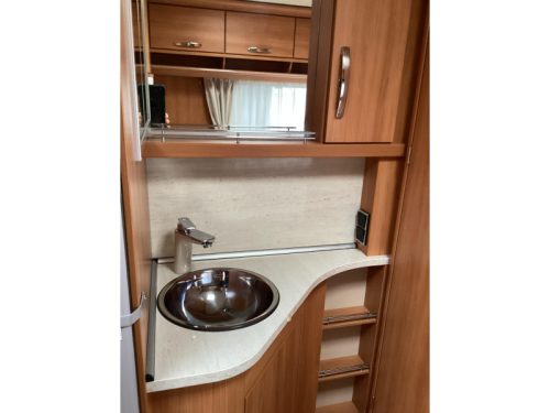 Eriba Nova Luxus Line 465 Mover/ toldo de casete foto: 8