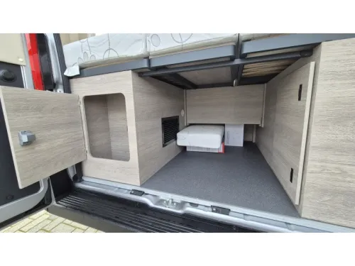 Bravia Mobil SWAN 636 180PS Automatik FullOption Foto: 16