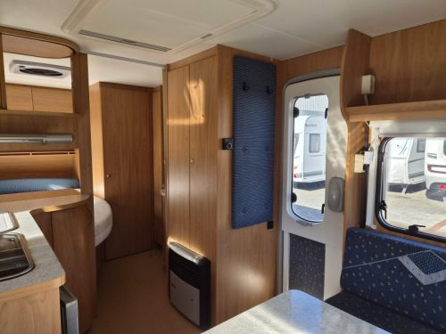 B&uuml;rstner Ventana 460 TS Mover-Awning with front wall photo: 6