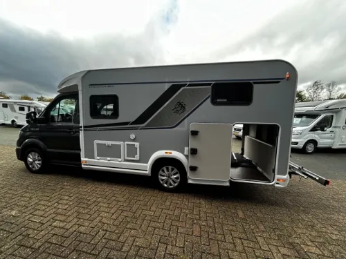 Knaus Vansation 650 MEG Luchtvering, Audio nav foto: 2