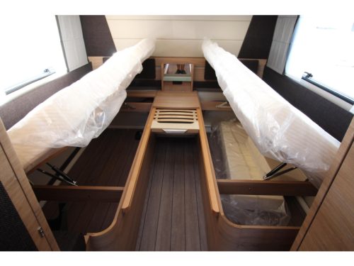 Knaus Sudwind Black Selection 540 UE Panoramic roof window + Single bed photo: 15