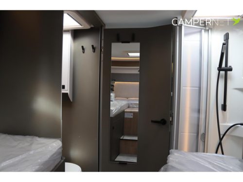 Hymer GT-S 685 170hp Automatic | Face to Face | Oven | Diesel heating | Winter package | Separate Shower | Single beds | New from v photo: 22