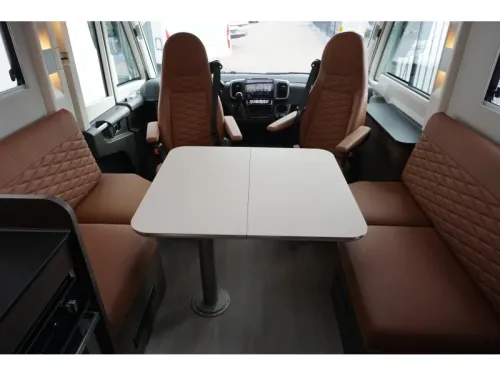 Adria Sonic Supreme 700 DL Automatik 180 PS Foto: 8