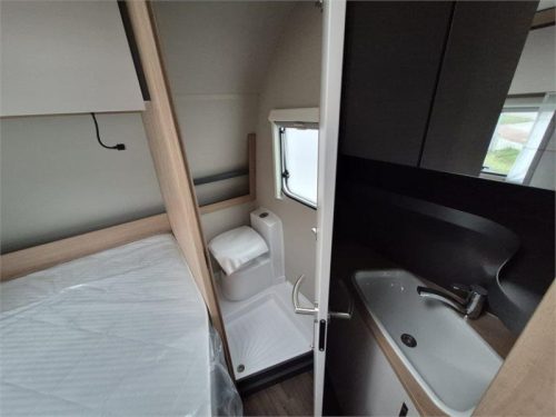 Knaus Sport Platinum 450 FU Foto: 8