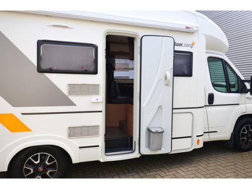 Camping-car Sun Living LIDO AUTOMAAT M45 SL 2017 Automatique 131ch CarPlay Lit escamotable Climatisation stationnaire photo : 7
