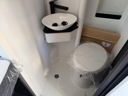 Adria Twin Select 600 SLB Select / automatic photo: 8