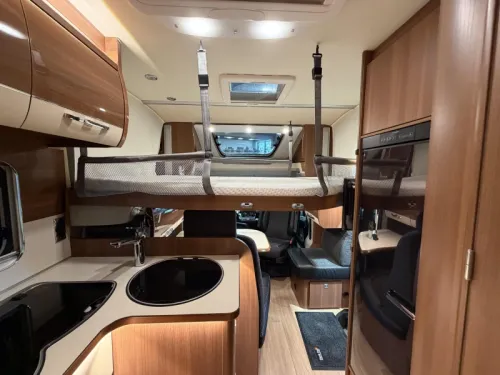 LMC Cruiser 732 T automatic - 5-berths - pop-top roof. photo: 20
