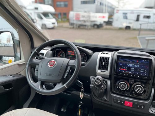 Pilote P 746 GJ Wohnmobil, L&auml;ngsbetten  Foto: 15