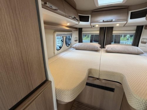 Carthago 640 LE Charming GT Autom&aacute;tico Camas Individuales Panel Solar Suspensi&oacute;n Neum&aacute;tica foto: 20