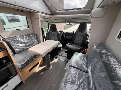 Adria Coral 670 DL AUTOMATIC/180HP photo: 4