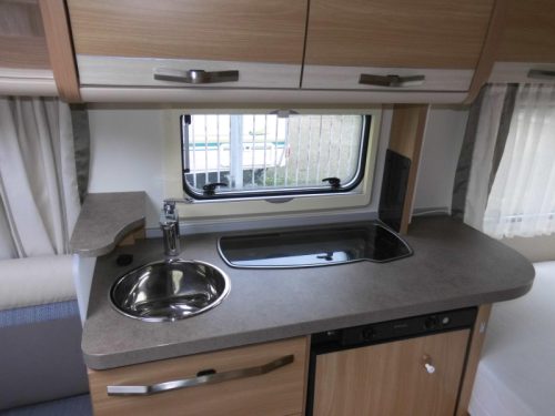 Knaus Sudwind 450 FU Rangierhilfe und Kassettenmarkise!  Foto: 4
