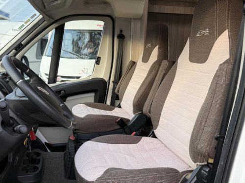 Laika Ecovip 309 Single beds Pop-top roof photo: 22