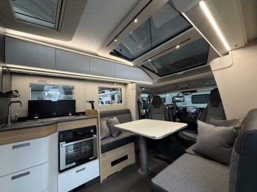 Adria Coral Plus 670 DL LEVEL/LITHIUM/WECHSELRICHTER Foto: 3