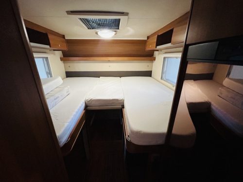 Knaus Sky Wave R21, Single beds and pop-top roof, EURO 5, Inverter 200W photo: 13