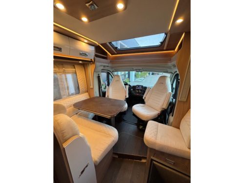 Laika Kosmo 212 leveling system queen bed 7m photo: 9